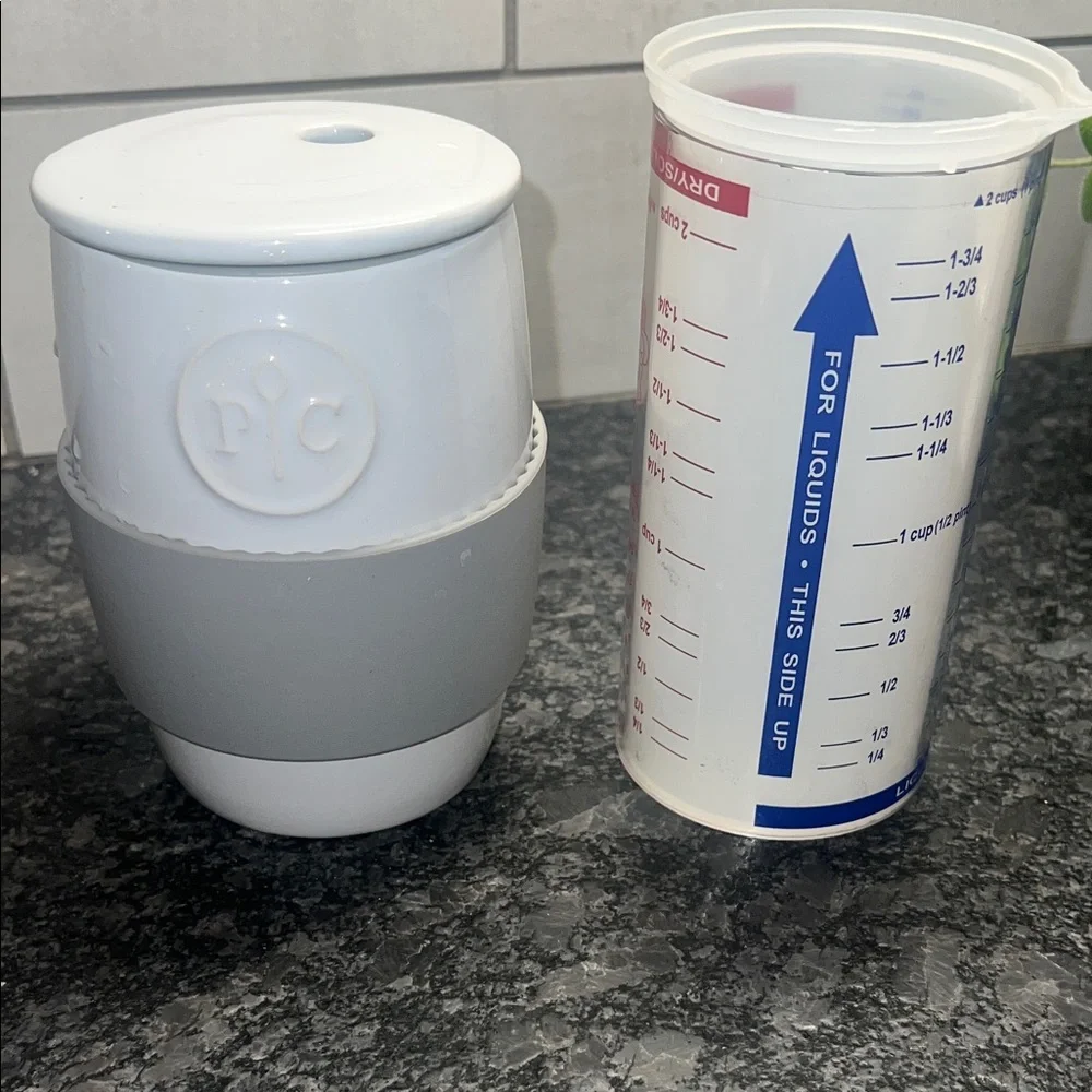 Pampered Chef bundle of EGG COOKER AND DRY/LIQUID MEASURING CUP